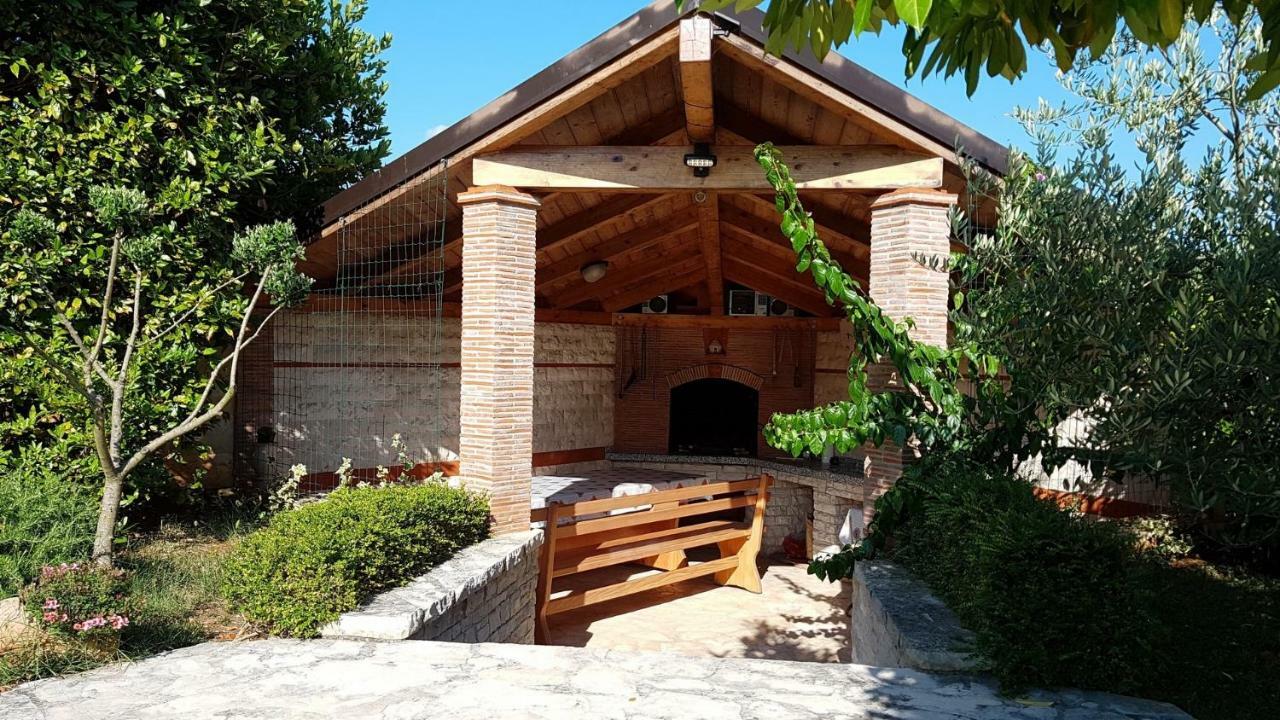 Villa Noela Pula Buitenkant foto